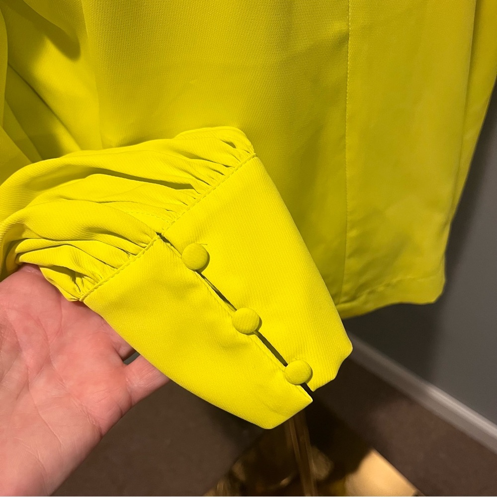 🌼NWT MARLED BRIGHT YELLOW BLOUSE SIZE LARGE 🌼 - Picture 5 of 7